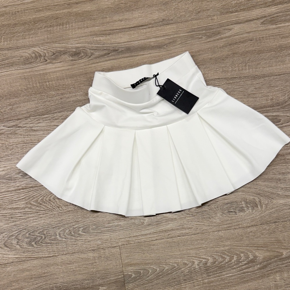 Lioness White Skater Skirt XXS New!